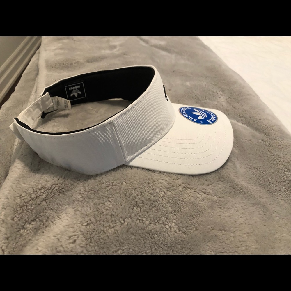 Adidas visor - Picture 3 of 3